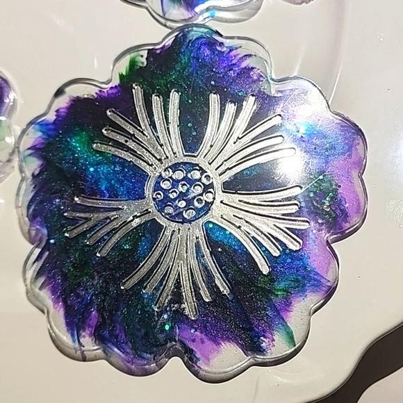 4 Peacock Resin Coasters. Beautiful and handmade with love ❤️ Reversible,too! - Picture 5 of 15